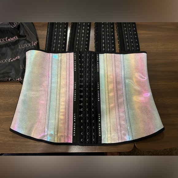 Luxx Curves Waist Trainer 3xl With 4 Clip Extenders - Picture 2 of 15